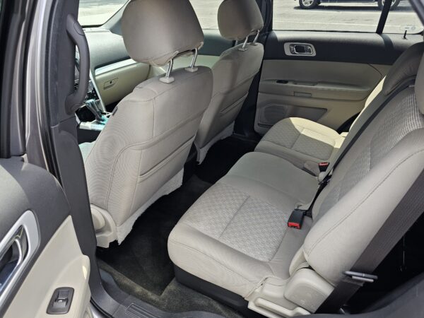SOLD - 2014 Ford Explorer XLT - Image 9