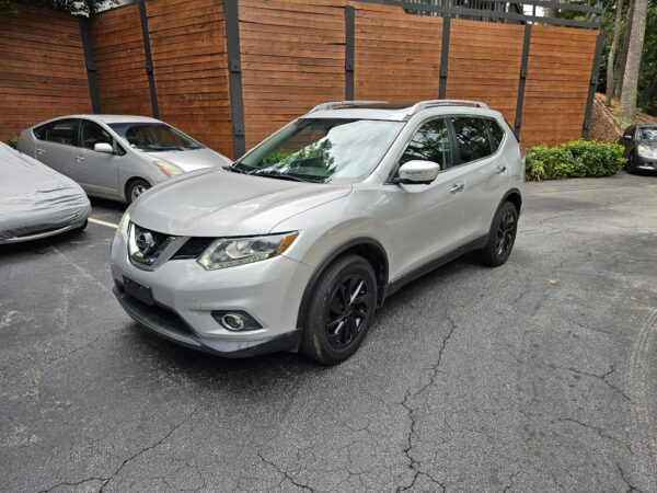 2015 Nissan Rogue S / SL / SV - Image 3