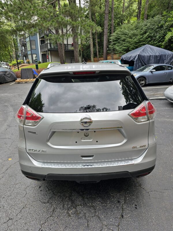 2015 Nissan Rogue S / SL / SV - Image 9