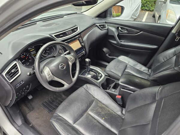 2015 Nissan Rogue S / SL / SV - Image 14